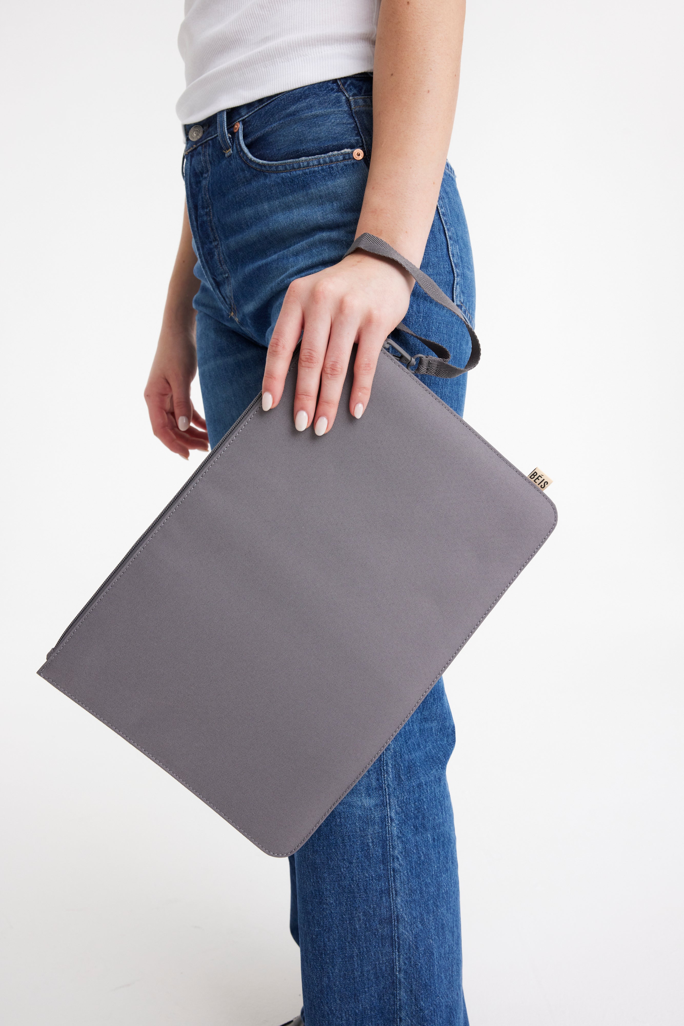 The B�ISics Laptop Pouch in Grey