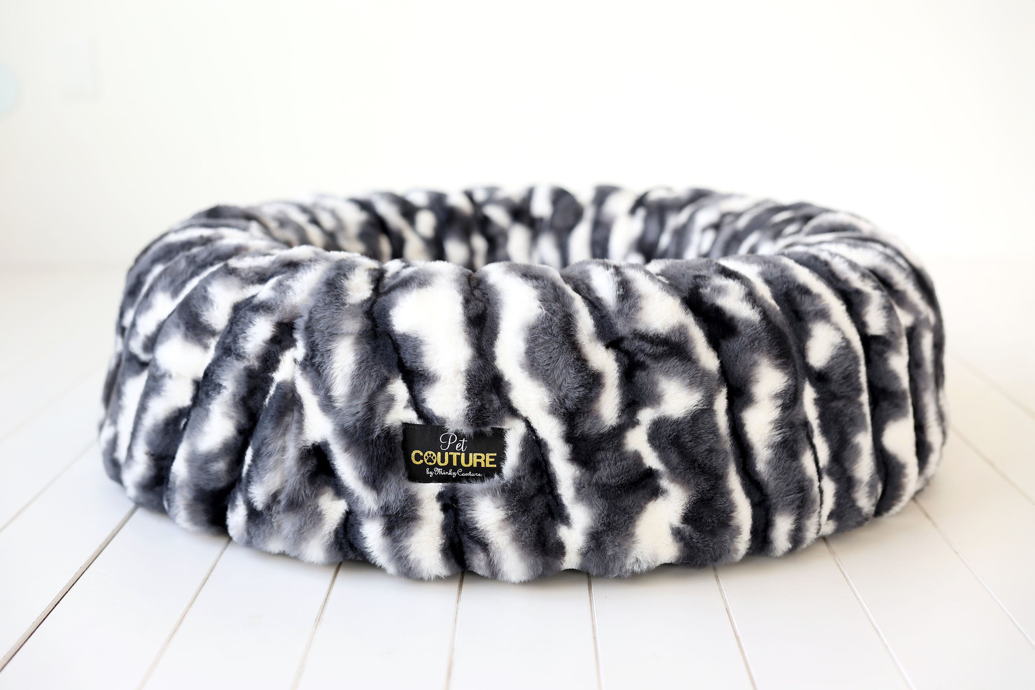Cloudy Day Black Pet Bed