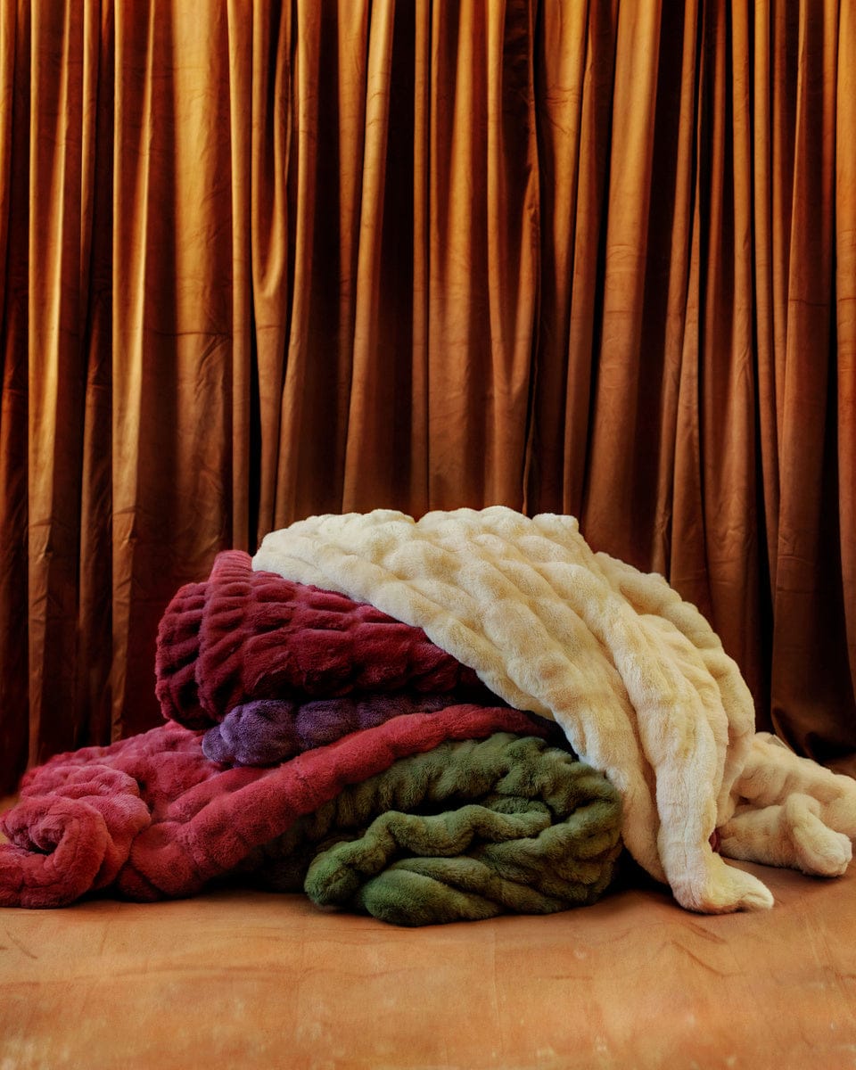Hugs Brick Red Blanket